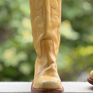 Frye Banana Campus Boots